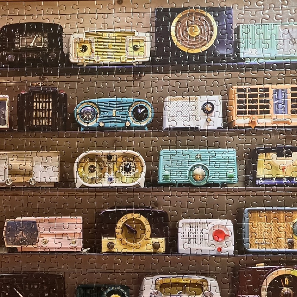 🧩 1000 piece Galison “Chihuly Vintage Radios”. Great quality. Poster. Complete. - Picture 7 of 16
